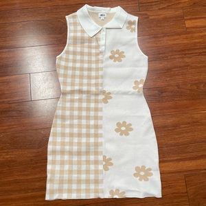 🌟 NEW NUDE/WHITE FLORAL CHECKER SWEATER DRESS